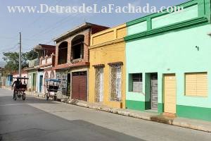 Frank País # 472 entre Callejón de las Angarillas y Callejón del Olvido.
