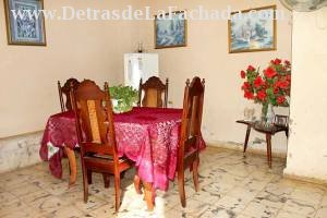 Calle Media Luna # 51 A entre calle Alameda y calle Guásima.