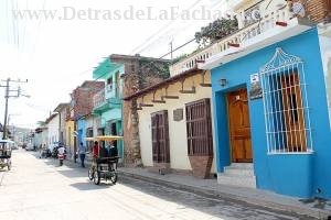 Calle Desengaño # 220-A entre calle Frank País y calle Cruz Verde.
