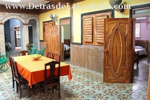 Calle Santo Domingo # 156 entre calle Borrell y calle Jesús María.