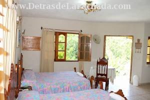 Calle Valdespino # 65 B entre Real y Jovellanos.