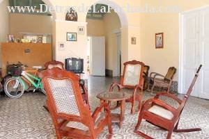 Calle Colón # 367 entre calle Alameda y calle Guásima.