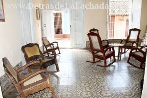 Calle Colón # 367 entre calle Alameda y calle Guásima.