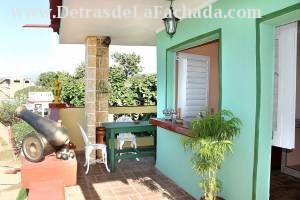 Calle Concordia # 130 entre callejón de San Diego y calle Santa Ana.