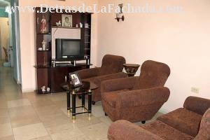 Calle Chanzoneta # 123 entre calle Vigia y calle Carret.