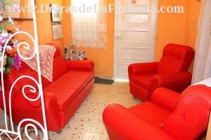 Buen Retiro # 142 entre Santo Domingo y Frank Hidalgo Gato.