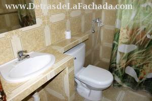 Calle Buen Retiro # 75 e/c calle Luz y San Procopio.