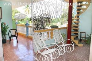 Calle Reforma # 611 (altos) entre calle Boca y callejón de las Angarillas.