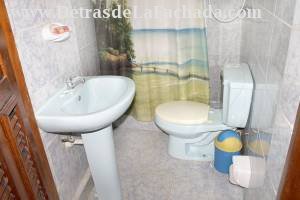 Calle San Procopio # 552 entre calle Lirio y calle Santa Ana.