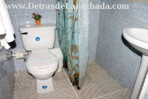 Calle Rosario # 117 entre callejón del Aguacate y calle Cruz Verde.