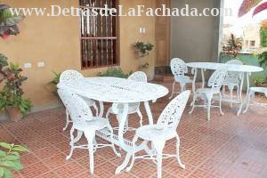 Callejón de Galdós # 3 entre calle Alameda y calle Media Luna.