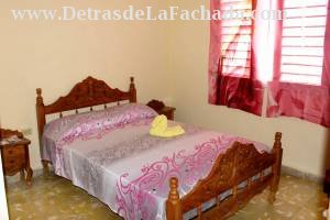 Santo Domingo # 172, e/c Jesús María y Borrell.