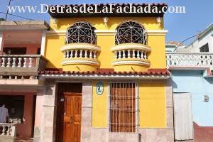 Calle Lirio Blanco # 171 entre calle Frank Hidalgo Gato y Manuel Fajardo.