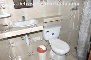 Callejón de Galdós # 3 entre calle Alameda y calle Media Luna.