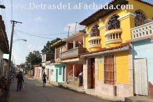 Calle Lirio Blanco # 171 entre calle Frank Hidalgo Gato y Manuel Fajardo.