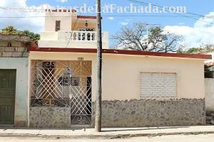 Calle Cruz Verde # 93-A entre callejón de las Angarillas y calle Desengaño.