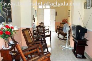 Calle Lirio Blanco  # 255 entre Santo Domingo y San Procopio.