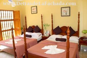 Callejón de Galdós # 2 entre calle Alameda y calle Media Luna.