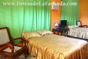 Calle Jovellanos # 167 esquina calle Perla.  Casilda.