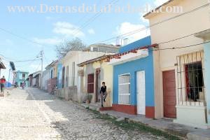 Calle Lirio Blanco # 372 entre calle Paz y calle Colón.