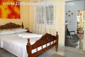 Calle Frank País # 22 entre calle Vigía y calle San Miguel.