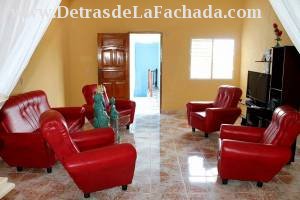 Independencia 92-B (altos) entre San José y San Antonio.