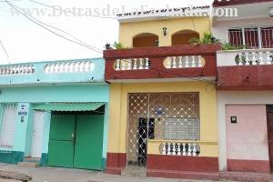 Pedro Zerquera # 170, e/c Camilo Cienfuegos y Lino Perez.