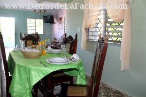 Calle Real # 34-B entre San José y Campo. Playa La Boca.