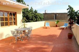 Calle Buen Retiro # 283 entre calle América y Constancia.  Trinidad. Sancti Spiritus. Cuba.