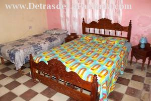 Independencia 92-B (altos) entre San José y San Antonio.