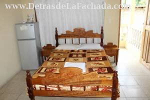 Santiago Escobar # 8 e/c Anastacio Cárdenas y Anselmo Rodríguez