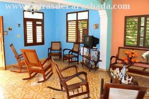 Calle Chanzoneta # 271 entre San Procopio y Luz