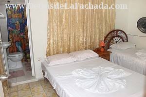 Calle Cruz Verde # 111 entre callejón de las Angarillas y calle Desengaño.