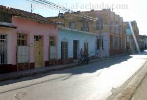 Camilo Cienfuegos 352 e/c Pedro Manuel Fritze y Julio Antonio Mella.