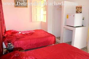 Calle Alameda # 106 entre calle Colón y calle Media Luna.