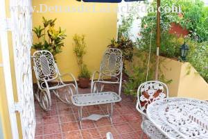 Calle Lirio Blanco  # 255 entre Santo Domingo y San Procopio.