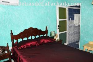 Calle Rosario # 117 entre callejón del Aguacate y calle Cruz Verde.