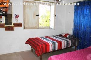 Calle B # 12 A (altos) entre 1ra y Línea. Reparto La Purísima.