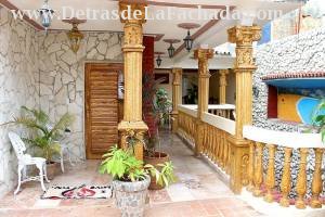 Calle Gutiérrez # 532-A entre calle Boca y calle Desengaño.