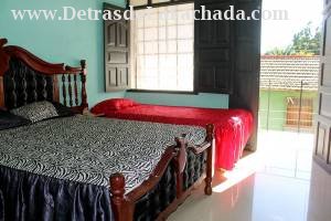 Calle Rosario # 117 entre callejón del Aguacate y calle Cruz Verde.