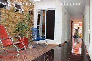 Calle Rosario # 117 entre callejón del Aguacate y calle Cruz Verde.