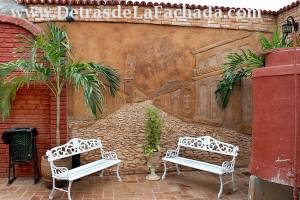 Calle Gutiérrez # 532-A entre calle Boca y calle Desengaño.