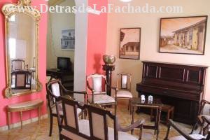 Francisco Pettersen (callejón del Coco) 113, e/c Rosario y Colon