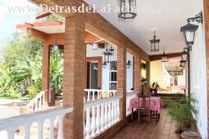 Calle Colón # 367 entre calle Alameda y calle Guásima.