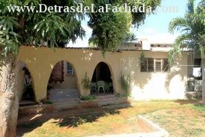 Anselmo Rodríguez # 289 e/c Simón Bolívar y Francisco Javier Zerquera.