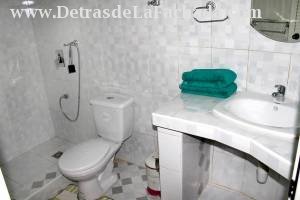 Calle Buen Retiro # 75 e/c calle Luz y San Procopio.