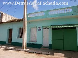 Pedro Zerquera # 172 entre Lino Perez y Camilo Cienfuegos