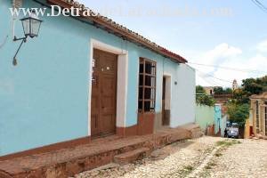 Callejón de Galdos # 1-A e/c Alameda y Media Luna.