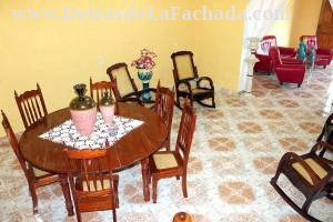 Independencia 92-B (altos) entre San José y San Antonio.