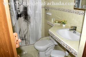 Calle E # 3 entre calle 2da y calle 4ta. Reparto 1ro de mayo.